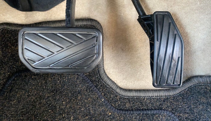 2018 Maruti Dzire ZDI AMT, Diesel, Automatic, 1,48,865 km, Pedals