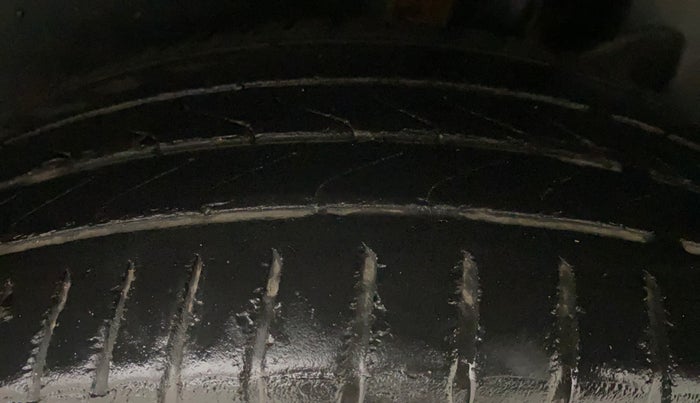 2018 Maruti Dzire ZDI AMT, Diesel, Automatic, 1,48,865 km, Left Rear Tyre Tread