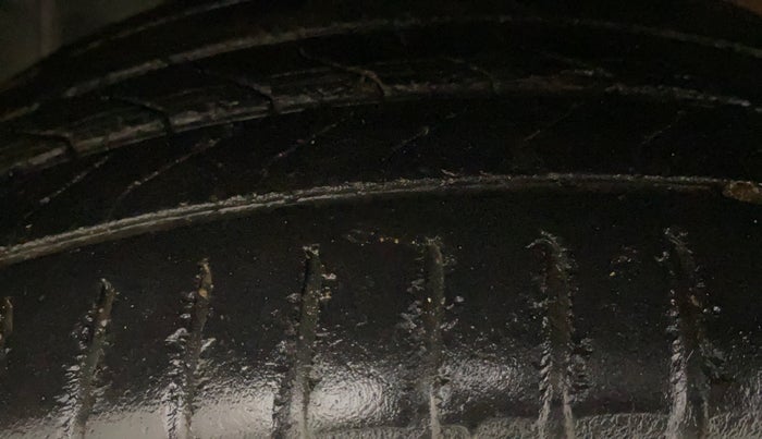 2018 Maruti Dzire ZDI AMT, Diesel, Automatic, 1,48,865 km, Left Front Tyre Tread