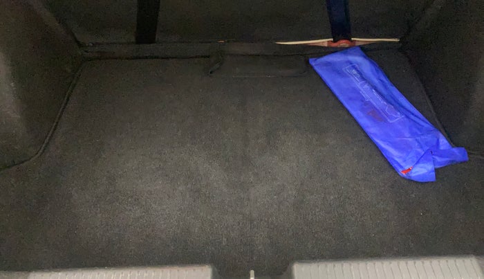 2018 Maruti Dzire ZDI AMT, Diesel, Automatic, 1,48,865 km, Boot Inside