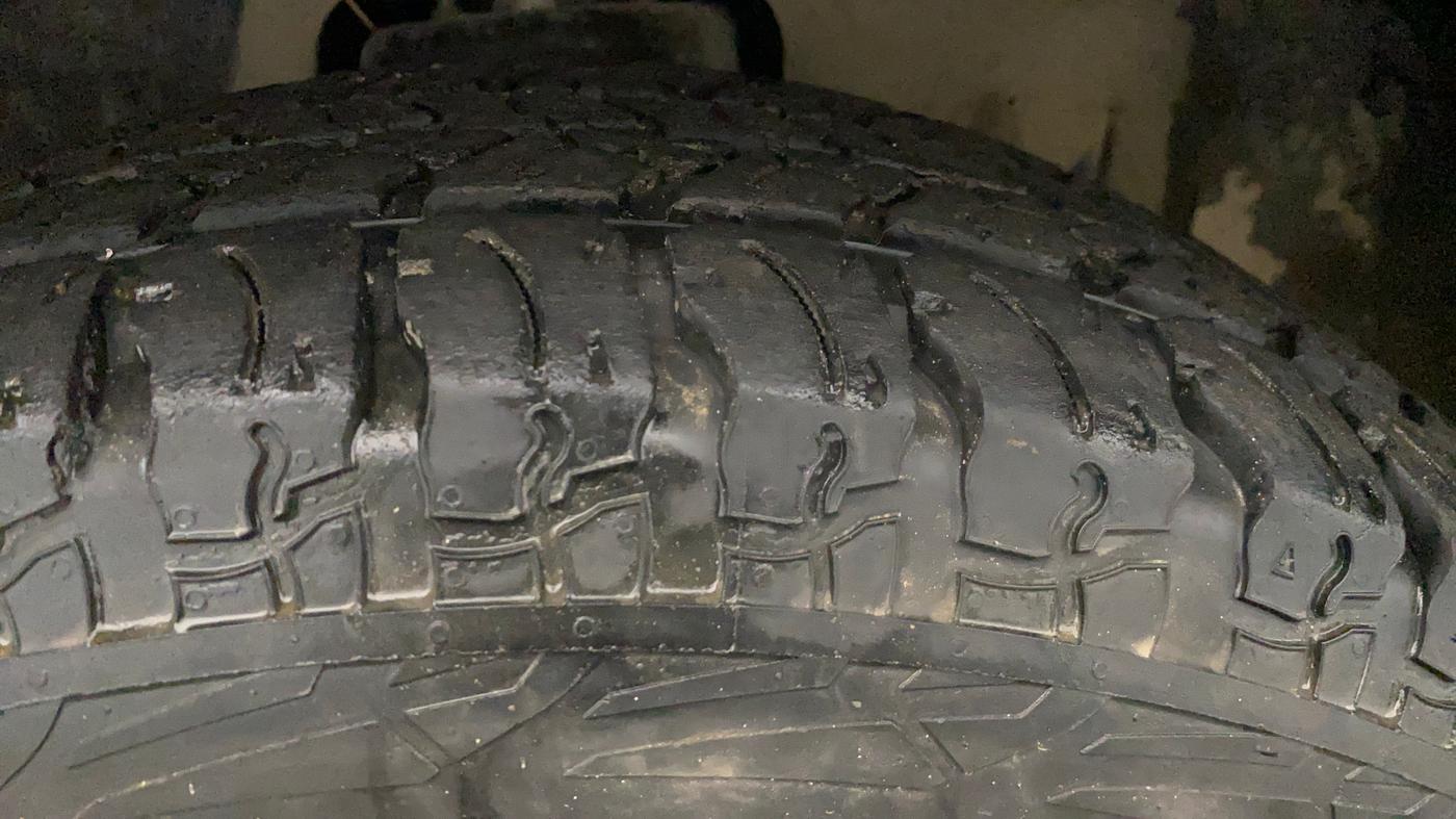 2021 Mahindra Thar AX (O) HT Diesel MT 4WD, Diesel, Manual, 1,13,394 km, Left Front Tyre Tread
