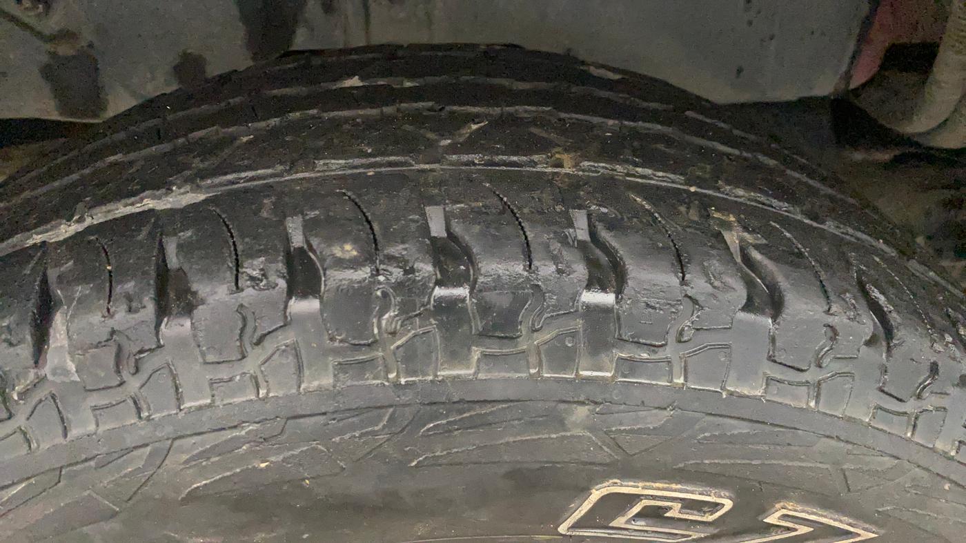 2021 Mahindra Thar AX (O) HT Diesel MT 4WD, Diesel, Manual, 1,13,394 km, Left Rear Tyre Tread
