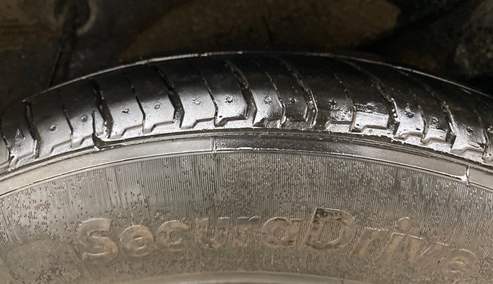 2013 Hyundai Verna FLUIDIC 1.6 VTVT SX, Petrol, Manual, 51,992 km, Left Rear Tyre Tread