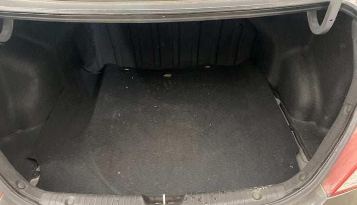 2013 Hyundai Verna FLUIDIC 1.6 VTVT SX, Petrol, Manual, 51,992 km, Boot Inside