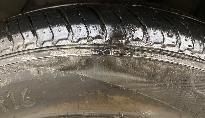 2013 Hyundai Verna FLUIDIC 1.6 VTVT SX, Petrol, Manual, 51,992 km, Left Front Tyre Tread