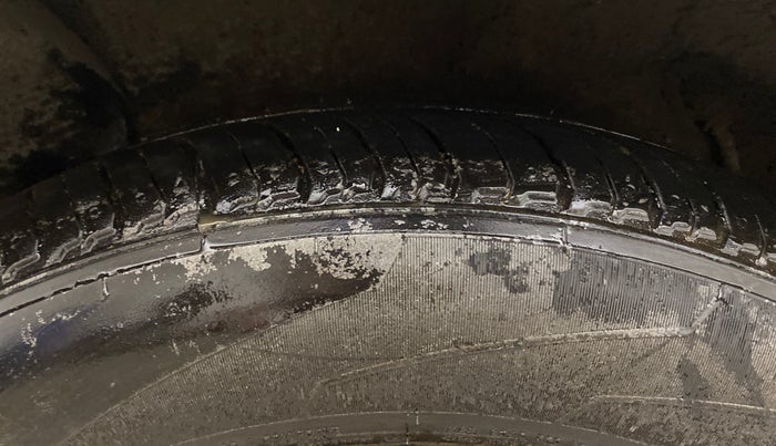 2013 Hyundai Verna FLUIDIC 1.6 VTVT SX, Petrol, Manual, 51,992 km, Right Rear Tyre Tread