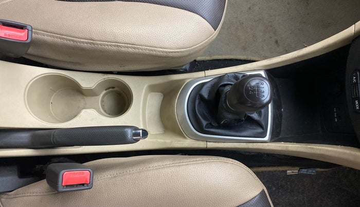 2013 Hyundai Verna FLUIDIC 1.6 VTVT SX, Petrol, Manual, 51,992 km, Gear Lever