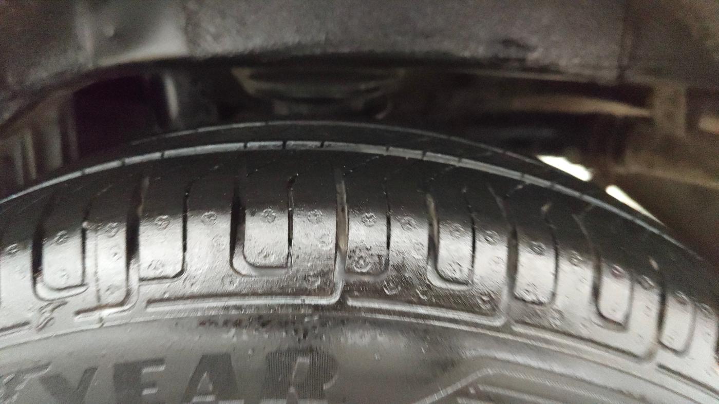 2015 Maruti Alto K10 VXI AMT, Petrol, Automatic, 25,737 km, Left Rear Tyre Tread