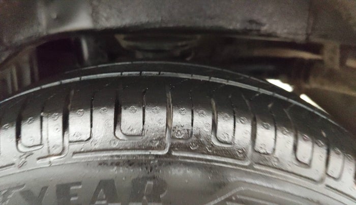 2015 Maruti Alto K10 VXI AMT, Petrol, Automatic, 25,719 km, Left Rear Tyre Tread