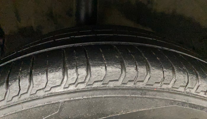 2022 Hyundai NEW I20 ASTA (O) 1.2 MT, Petrol, Manual, 75,602 km, Right Rear Tyre Tread