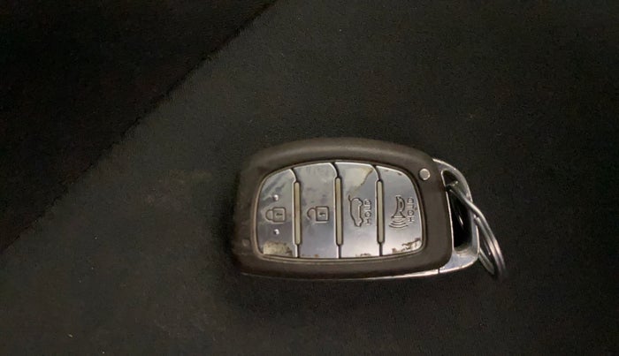 2022 Hyundai NEW I20 ASTA (O) 1.2 MT, Petrol, Manual, 75,602 km, Key Close Up