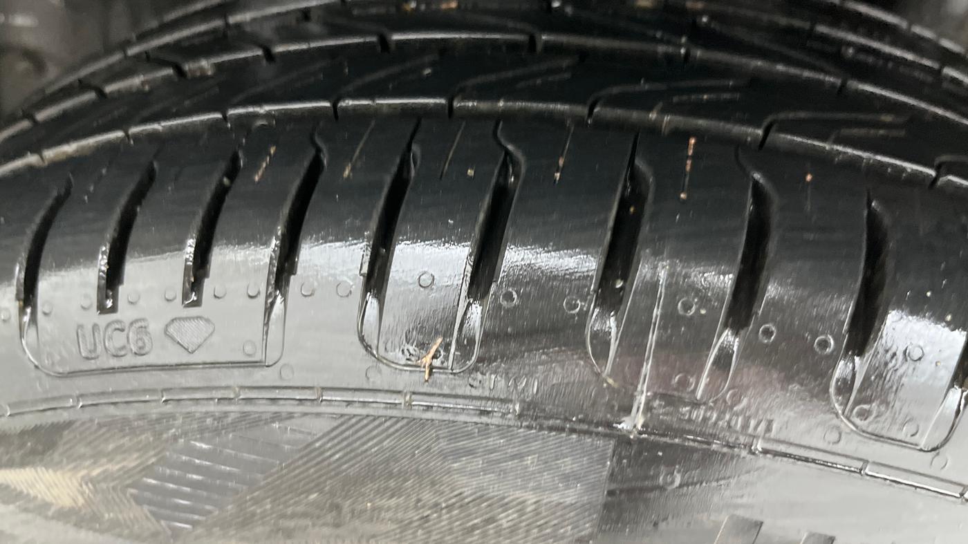 2021 Volkswagen Vento HIGHLINE 1.0L TSI, Petrol, Manual, 76,937 km, Left Rear Tyre Tread