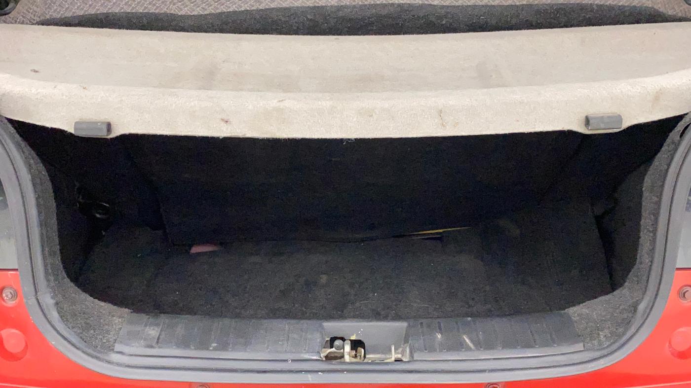 2017 Mahindra Kuv100 K4 6 STR, Petrol, Manual, 56,780 km, Boot Inside