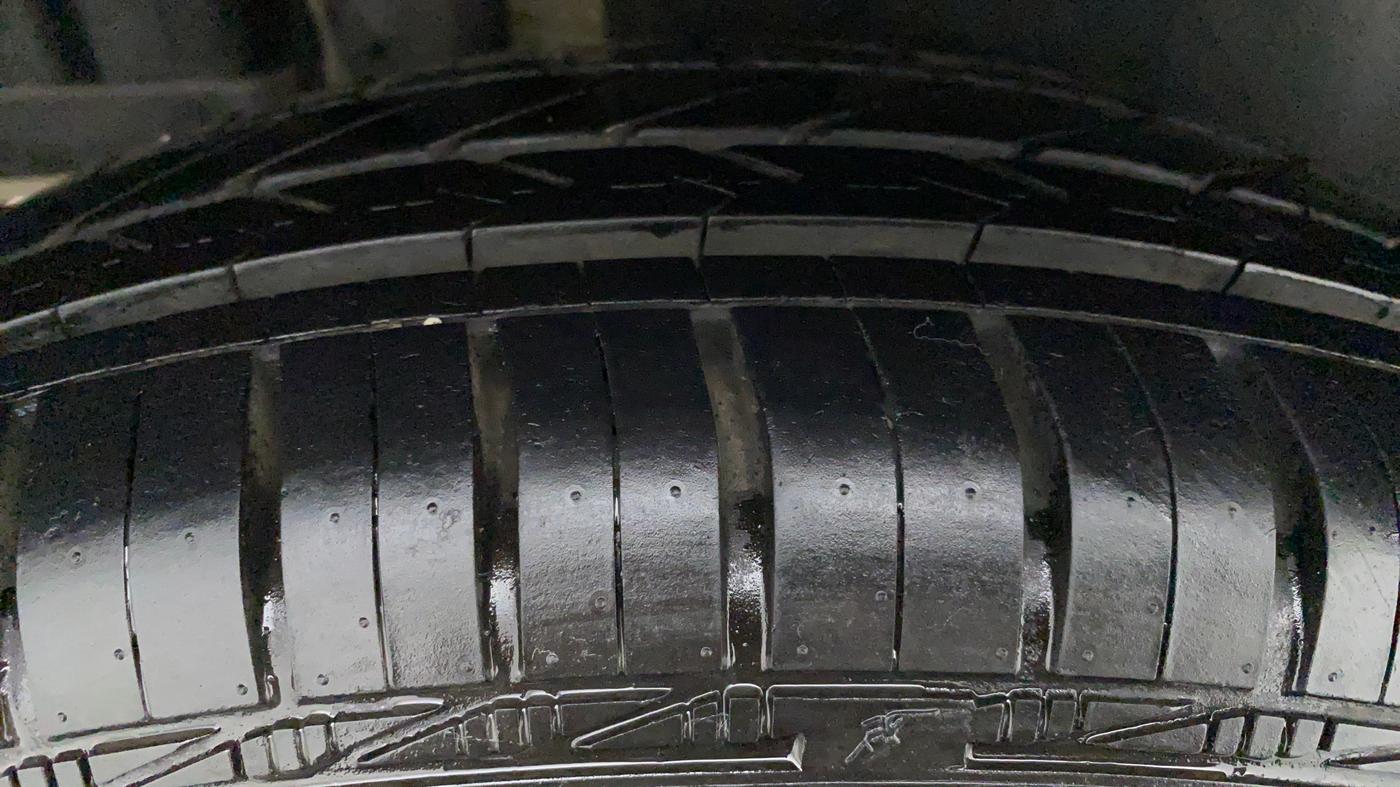 2017 Maruti Swift VXI OPT, Petrol, Manual, 7,359 km, Right Rear Tyre Tread