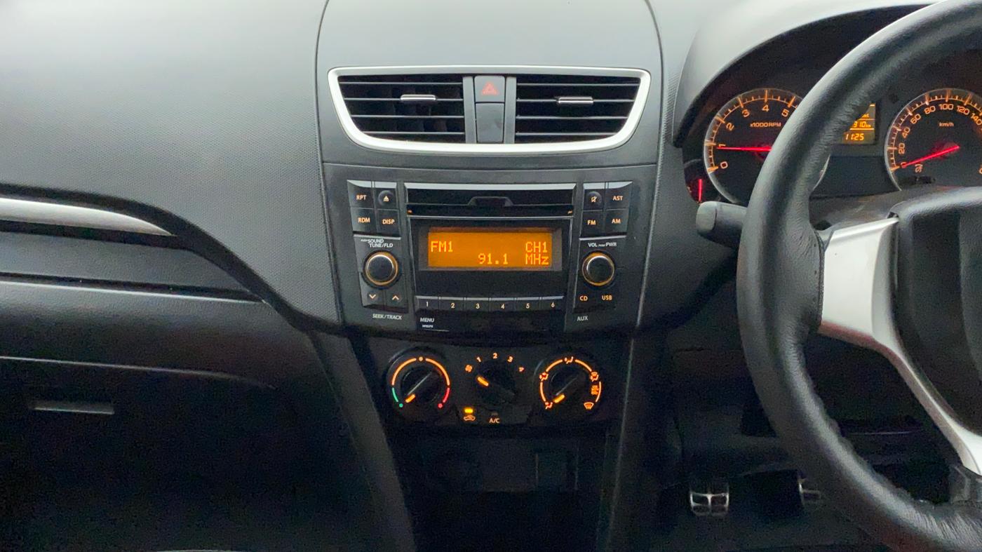 2017 Maruti Swift VXI OPT, Petrol, Manual, 7,359 km, Air Conditioner