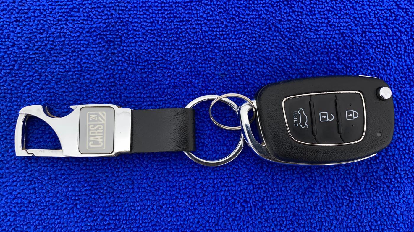 2021 Hyundai AURA S 1.2 CNG, CNG, Manual, 27,193 km, Key Close Up