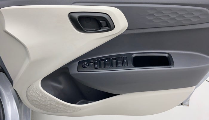 2021 Hyundai AURA S 1.2 CNG, CNG, Manual, 27,193 km, Driver Side Door Panels Control