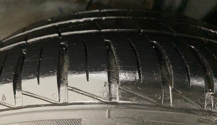 2021 Hyundai AURA S 1.2 CNG, CNG, Manual, 27,193 km, Left Rear Tyre Tread
