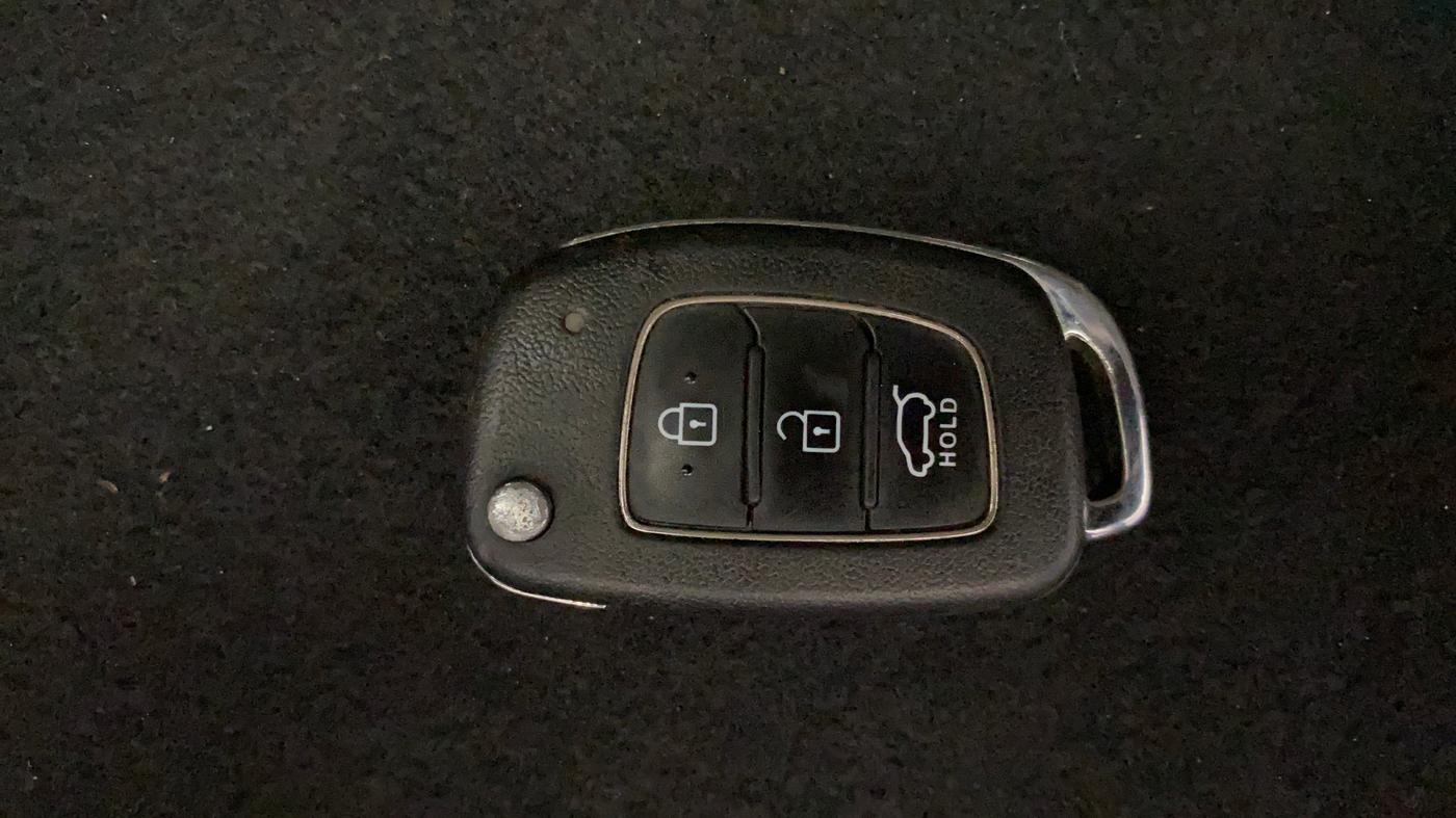2021 Hyundai VENUE S 1.0 TURBO IMT, Petrol, Manual, 45,558 km, Key Close Up