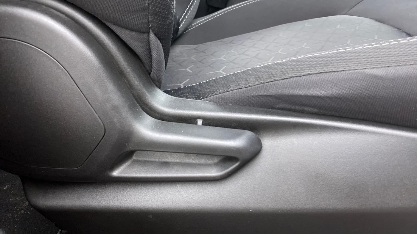 2021 Tata NEXON XM DIESEL, Diesel, Manual, 32,728 km, Driver Side Adjustment Panel