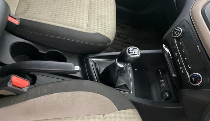 2018 Hyundai Elite i20 ASTA 1.2 (O), Petrol, Manual, 38,072 km, Gear Lever