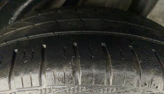 2013 Honda Amaze 1.2L I-VTEC S, Petrol, Manual, 51,767 km, Left Rear Tyre Tread