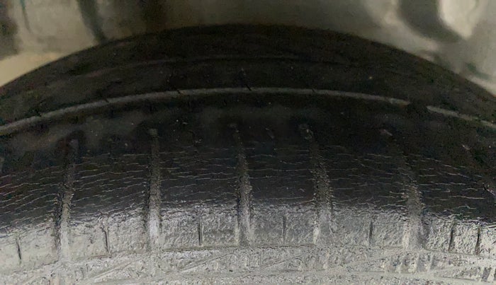 2013 Honda Amaze 1.2L I-VTEC S, Petrol, Manual, 51,767 km, Right Rear Tyre Tread