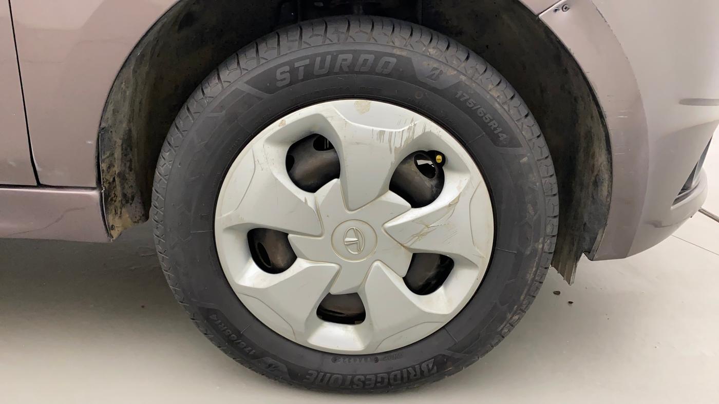 2019 Tata Tiago XT PETROL, Petrol, Manual, 34,371 km, Right Front Wheel