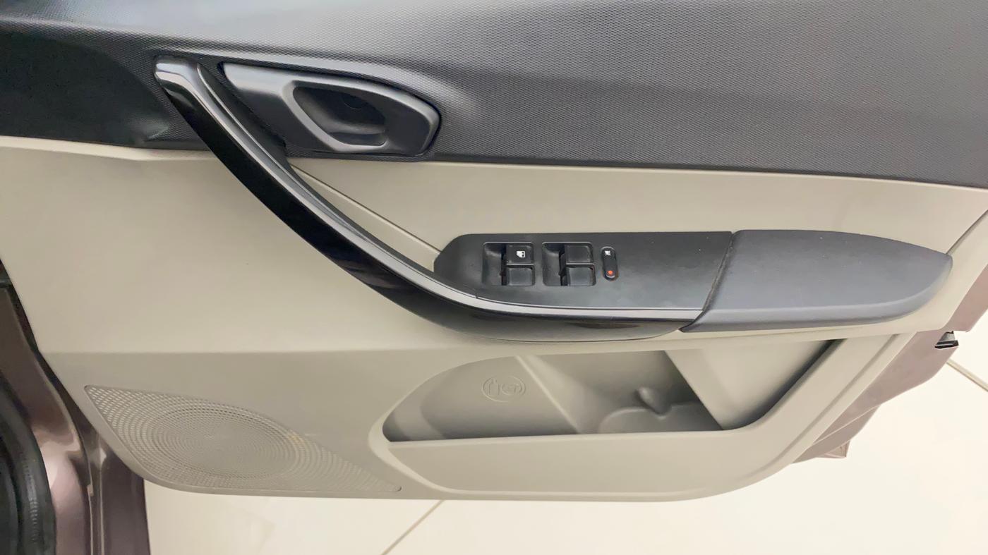 2019 Tata Tiago XT PETROL, Petrol, Manual, 34,371 km, Driver Side Door Panels Control