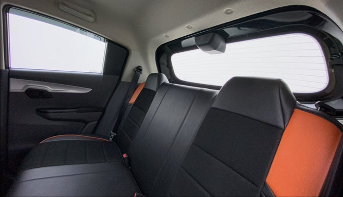 2017 Mahindra KUV 100 NXT K6+ P 6 STR, Petrol, Manual, 32,747 km, Right Side Rear Door Cabin