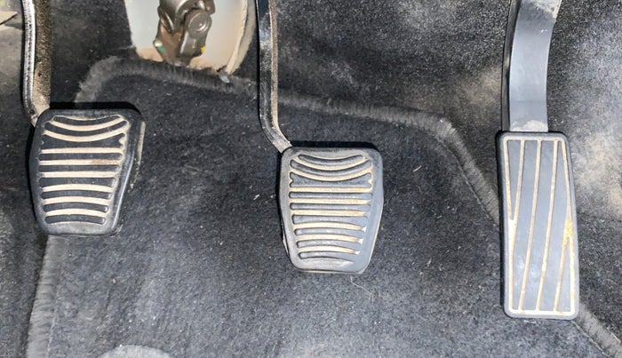 2017 Mahindra KUV 100 NXT K6+ P 6 STR, Petrol, Manual, 32,747 km, Pedals