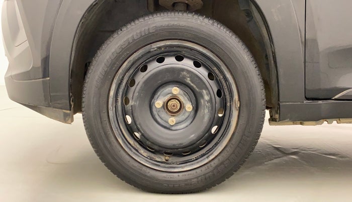 2017 Mahindra KUV 100 NXT K6+ P 6 STR, Petrol, Manual, 32,747 km, Left Front Wheel