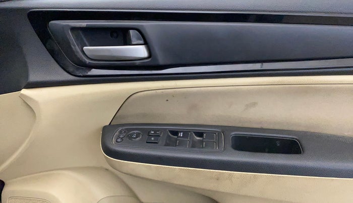 2021 Honda Amaze 1.2L I-VTEC S, Petrol, Manual, 1,05,747 km, Driver Side Door Panels Control