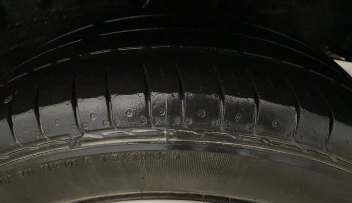 2021 Honda Amaze 1.2L I-VTEC S, Petrol, Manual, 1,05,747 km, Left Rear Tyre Tread