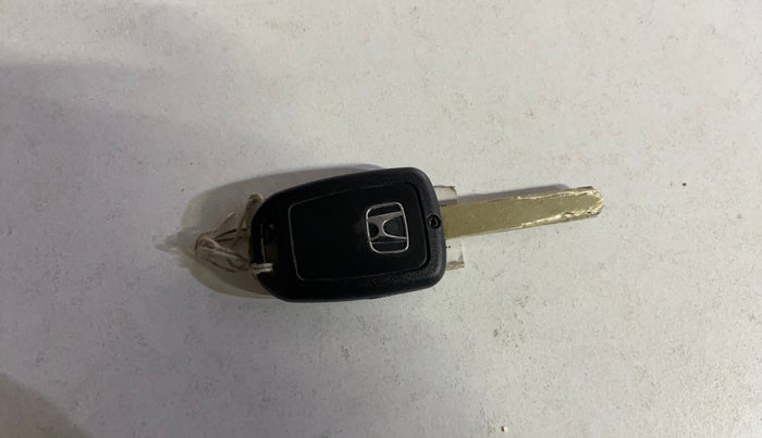 2021 Honda Amaze 1.2L I-VTEC S, Petrol, Manual, 1,05,747 km, Key Close Up