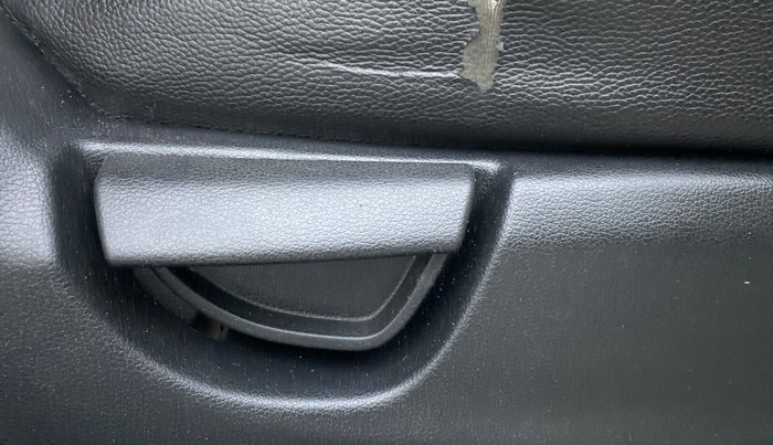 2019 Hyundai NEW SANTRO SPORTZ 1.1, Petrol, Manual, 36,115 km, Driver Side Adjustment Panel