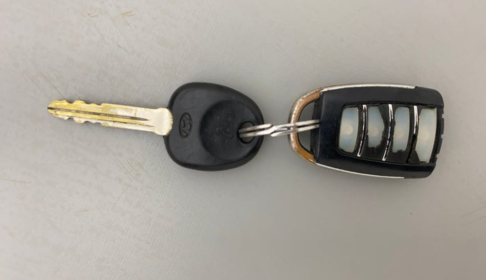 2019 Hyundai NEW SANTRO MAGNA, Petrol, Manual, 82,434 km, Key Close Up