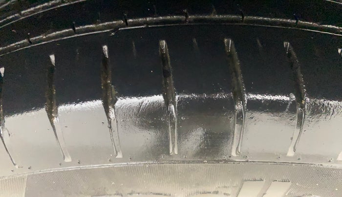 2023 Maruti Swift ZXI PLUS AMT, Petrol, Automatic, 31,370 km, Left Rear Tyre Tread