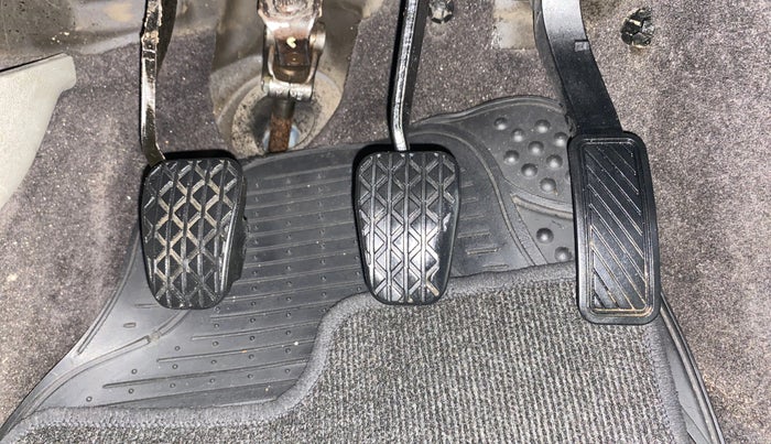 2014 Ford Ecosport AMBIENTE 1.5L DIESEL, Diesel, Manual, 1,06,811 km, Pedals