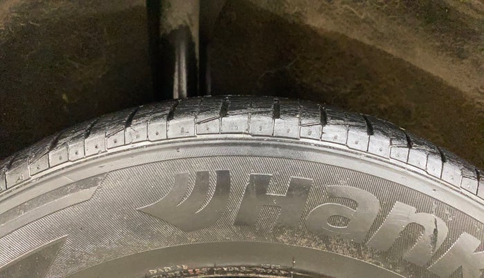 2014 Ford Ecosport AMBIENTE 1.5L DIESEL, Diesel, Manual, 1,06,811 km, Right Rear Tyre Tread