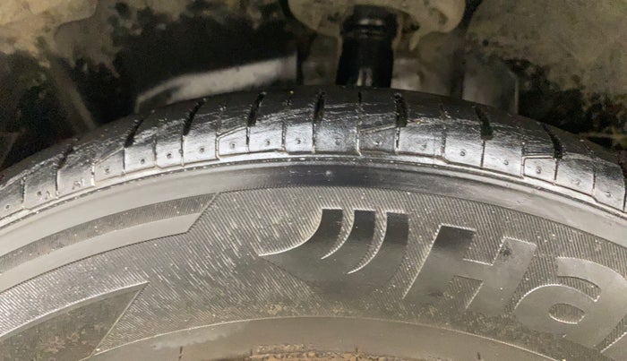 2014 Ford Ecosport AMBIENTE 1.5L DIESEL, Diesel, Manual, 1,06,811 km, Left Front Tyre Tread