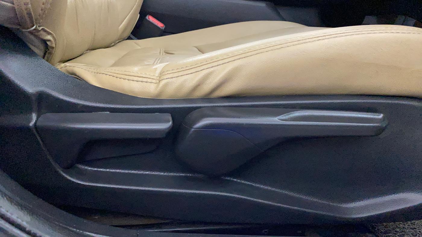 2019 Honda Civic 1.8L I-VTEC V CVT, Petrol, Automatic, 73,004 km, Driver Side Adjustment Panel