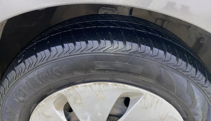 2015 Maruti Celerio VXI AMT, Petrol, Automatic, 21,174 km, Right Front Tyre Tread