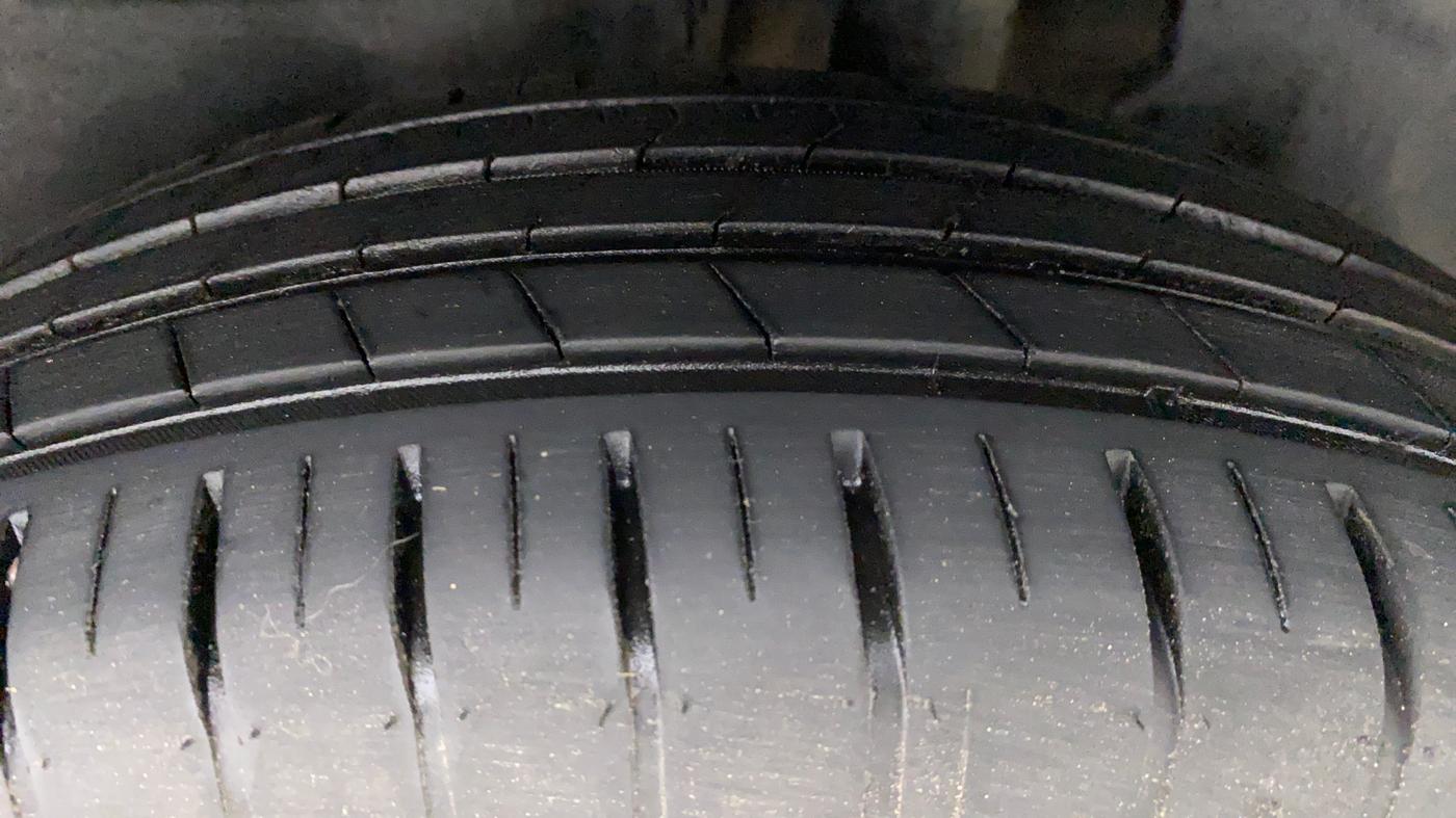 2021 Maruti Dzire ZXI Plus AMT, Petrol, Automatic, 20,250 km, Left Rear Tyre Tread