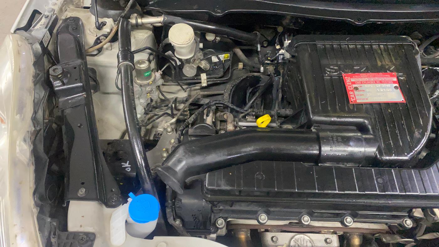 2015 Maruti Swift VXI, CNG, Manual, 88,487 km, Engine View - Right