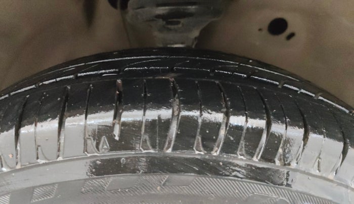 2013 Maruti Wagon R 1.0 VXI, Petrol, Manual, 64,513 km, Right Front Tyre Tread
