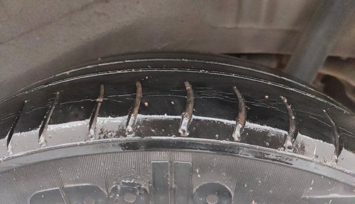 2013 Maruti Wagon R 1.0 VXI, Petrol, Manual, 64,513 km, Left Rear Tyre Tread