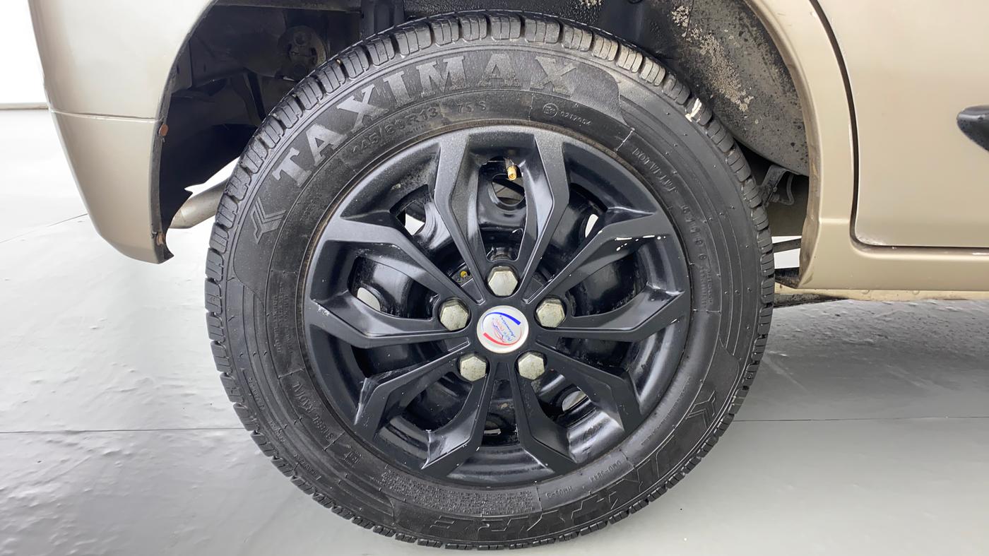 2012 Maruti Alto K10 VXI, Petrol, Manual, 49,715 km, Right Rear Wheel