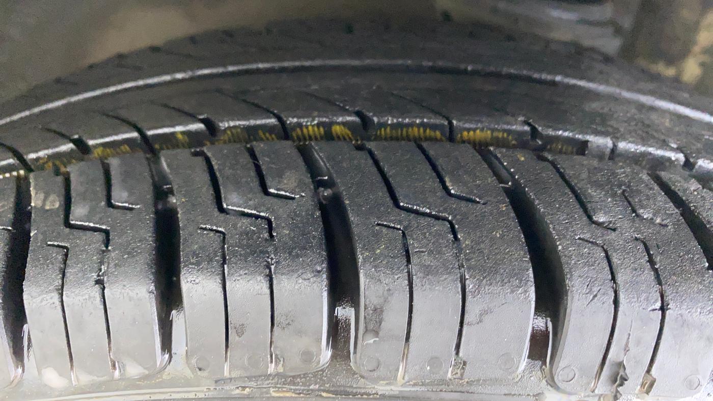 2012 Maruti Alto K10 VXI, Petrol, Manual, 49,715 km, Left Front Tyre Tread
