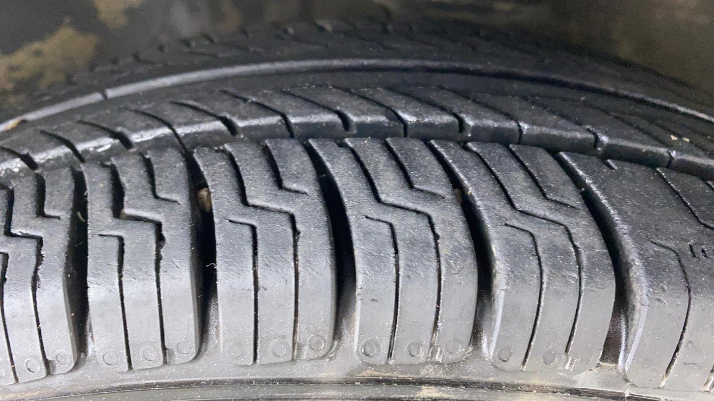2012 Maruti Alto K10 VXI, Petrol, Manual, 49,715 km, Right Front Tyre Tread
